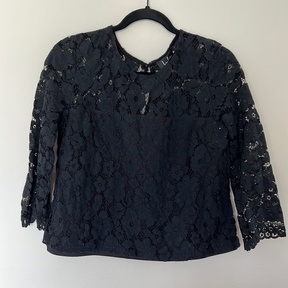 Black lace cropped long sleeve top